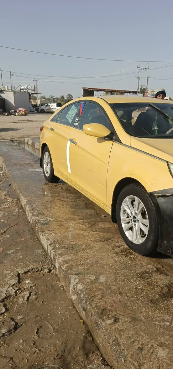 سلام عليكم سوناته للبيع مريكي موديل 2012خط وبحث حله ديوانيه سياره بدون حادث بدون تبديل جاهزه من كلشي مكان سياره بابل الكفل السعر 85وبيها مجال  للستفسار ***********غير متواجد عل مراسله
