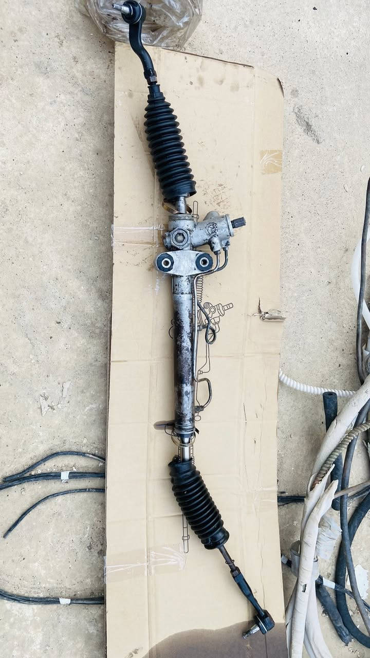 سلام عليكم. شبابً عندي اغراض سي كي للبيع
مشط ستيرن فقط ينرادله جبنات 
قاعده فيوزات بس البرغي مكسور 
كبات جديده بس عليا وسخ 
بك لايت جه يمين جديد يسار فقط مكسور الجامه مالته 
كاميره. مدببه فول HD جديده 
يده باب جديده
تفاصيل اتصل وتدلل 
***********
***********
