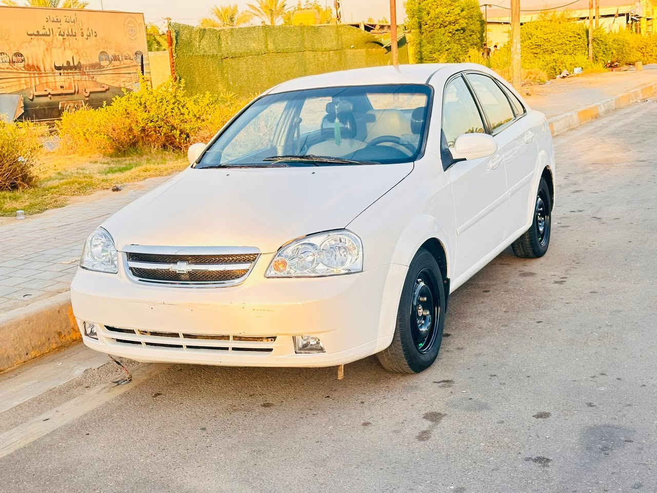 سلام عليكم شباب وجمعه مباركه عليكم اوبترا 
موديل 2006 شركه العامه السيارت كير عادي رقم بغداد دولي ماشيه 171الف حقيقي 
يوم الاحد استلم لوحاته  سنويه 31 يله تسقط هزه جديده السياره ع وضع الشركه برغي ممبدل بيه ولا مفتوح مكينه بل كارتون شرط الضمان كير امامي خلفي جديد زيرو قبل 3 ايام شاده تخم تاير زيرو 
تبريد ثلج مصفره غرامات السياره كله شرط الفحص بيه 3 قطع صبغ وموجود السونار مالتهه ابيع حزام حته محد يدوخني ويكلي هاي هيج وهاي هيج برغي مابيع نقص كله جديد وشغال 
السعر 64$ وبيه مجال بسيط وسوك كلشي بي شباب الله يوفقكم وكلمن يبيع بلي يصرفله السياره مال بيت ومتعوب عليه هواي 
مكان السياره الشعب نهايه حي اور 

***********ابو حسن الشمري
