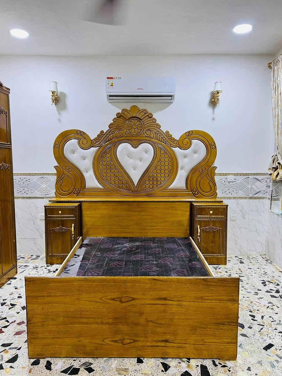 غرفه  نوم ست أبواب صاج عراقي السعر ٨٠٠ للاستفسار خاص أو تساب ***********
