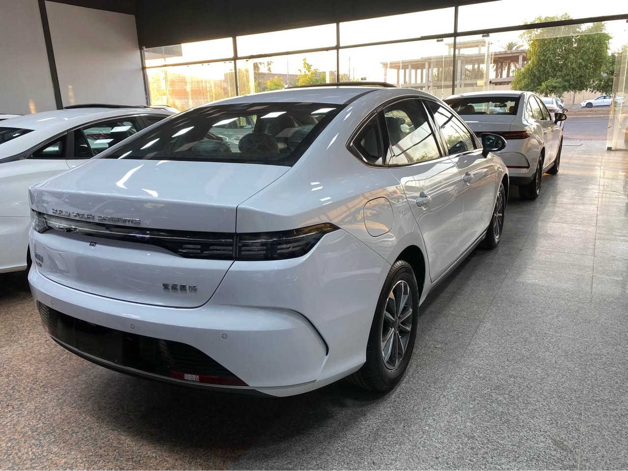 BYD DESTROYER 05 2025.   
فول مواسەفات .
مواصفات.کارەبایی و بەنزین و هایبريد.
شاشە تێسلا.بصمة شاشةوكاميرا ویل کەپ.
تحديد سورعه.پشت و پێش لید ڤۆلیۆم .سلایت.
 كامل ئەشیای لەگەڵە.سفر کیلۆمەتر
 سعر 132$🔥💣ورقە  مۆبایل  ***********
  مکان أربيل . معرض تۆپ کارس أربيل, العراق
