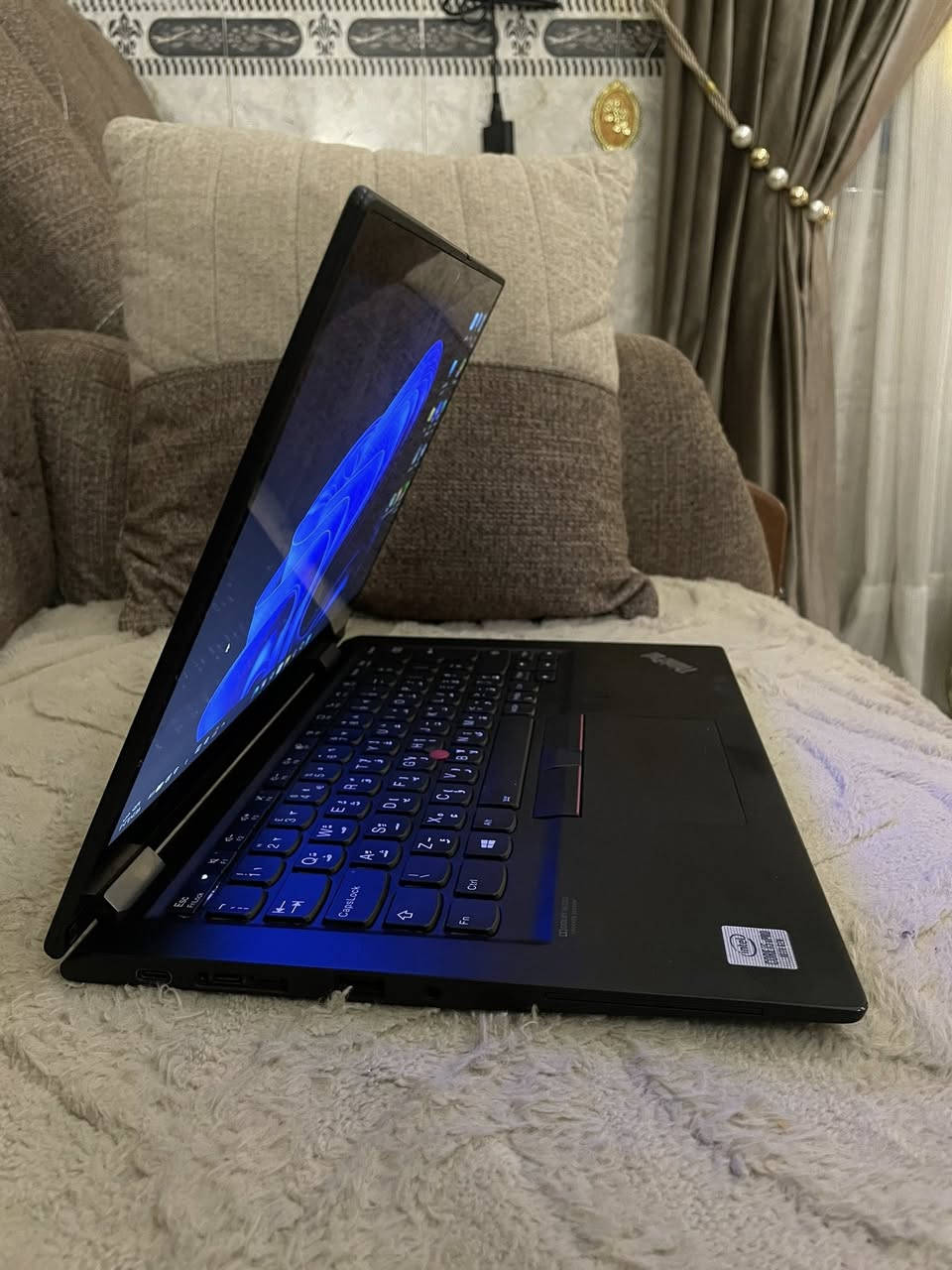 السلام عليكم لابتوب لينوفا قلاب 360درجه لمس وقلمه هم موجود لابتوب جديد كدامكم  وشاحنته  تايبسي 65w
المواصفات :
المعالج:INTEL CI5 vPro GEN 10
حجم الشاشه: 13.3 FHD touch
كرت الشاشة: 8 GB SHARED
الرامات: 16 GB RAM DDR4
مساحة تخزين:256 GB SSD
السعر:400وبي مجال للشراي
مكاني  بغداد والي بعيد عليه اكدر اشوفله شركه توصيل  واتساب ***********
