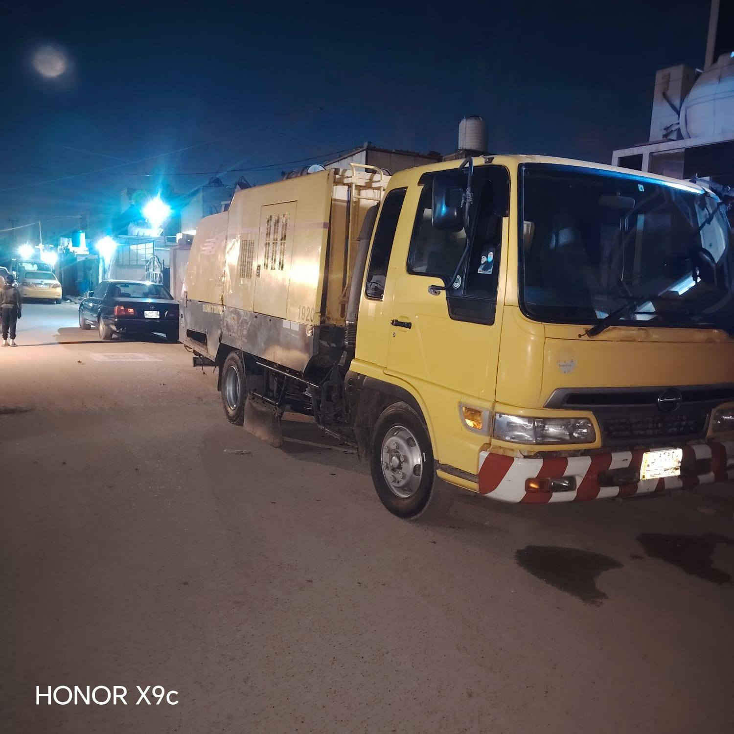 كانسة شوارع هينو موديل ٢٠١٨ #الـــبـــيع كنس جهتين رولة كنس خلفيه رفع اتربة من خلال روله شغاله ضمن خطة 
للاستفسار اكثر :- 
الهاتف 📱 ☎️ 
(***********)
