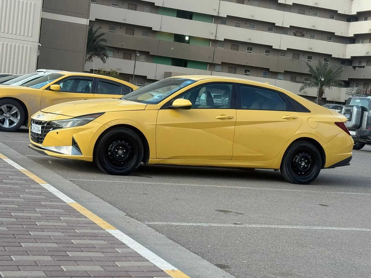 النترا 22 امريكي بدون ايرباك
رقمها  بغداد دولي خصوصي تحويل مباشر...

فول مواصفات 

السيارة جديدة واحلى من الصورة شرط 

ماشية قليل 90... جاهزة لنهاية وفول 

لايت زنون خرافي.....

((((((رقمها خصوصي لاهيئة ولا شي تحويل مباشر نفس خصوصي)))))

مكينة ٢٠٠٠ دوش المرغوب  شاشة متصل ابل كار بلي سايد بريك كهرباء تشغيل عن بعد....

دوشمة سفاري كاملة....

***********

السيارة بدون لا ايرباك ولا لغد ولا شواصي 

مكانها بغداد بسماية…

السعر …١٣٦…..
