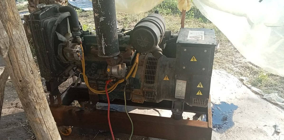 مولد كابوته نظيفه جدآ ٤ سلندر ٦٠ أمبير مشتلغه ١٥٠ ساعه فقط ***********
