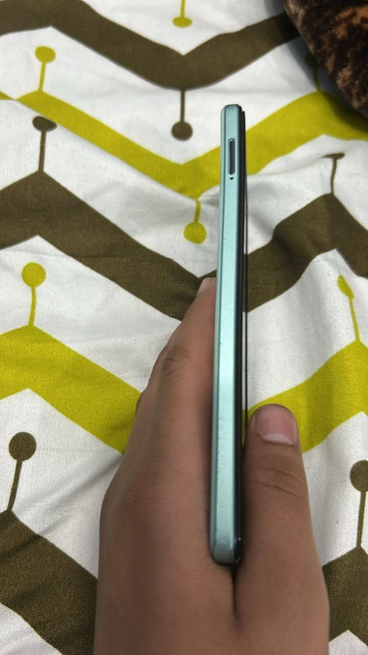 سلام عليكم مبايل للبيع اوبو اي58 للبيع مبايل نضيف استخدام 5 اشهر كارتونة موجودة جديد شاشة  لا مكسور ولا شي العنوان بغداد مدينة الصدر الورفلي السعر 115 وبي مجال للشراي ***********
