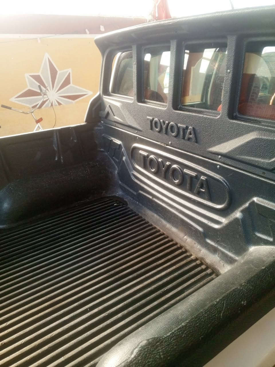 السلام عليكم بيكم للبيع 12شاصي12 سياره رقم نجف مكفوله كفاله عامه شرط سونار مكان بابل  رقم الهاتف ***********
