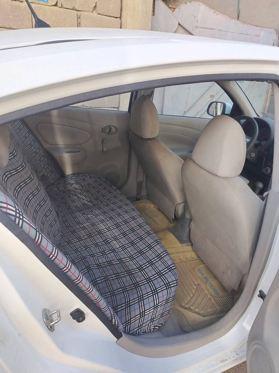 السلام عليكم نيسان سني للبيع موديل 23 طالعه بال 24 ماشيه 60,000 سياره بيها طاجات  بالكاملق اللي ورا الباقي كفاله اصوليه سنويه عام 30 اربيل تحويل وكاله السعر 115 وبيها مجال رقم الهاتف *********** المكان بصره
