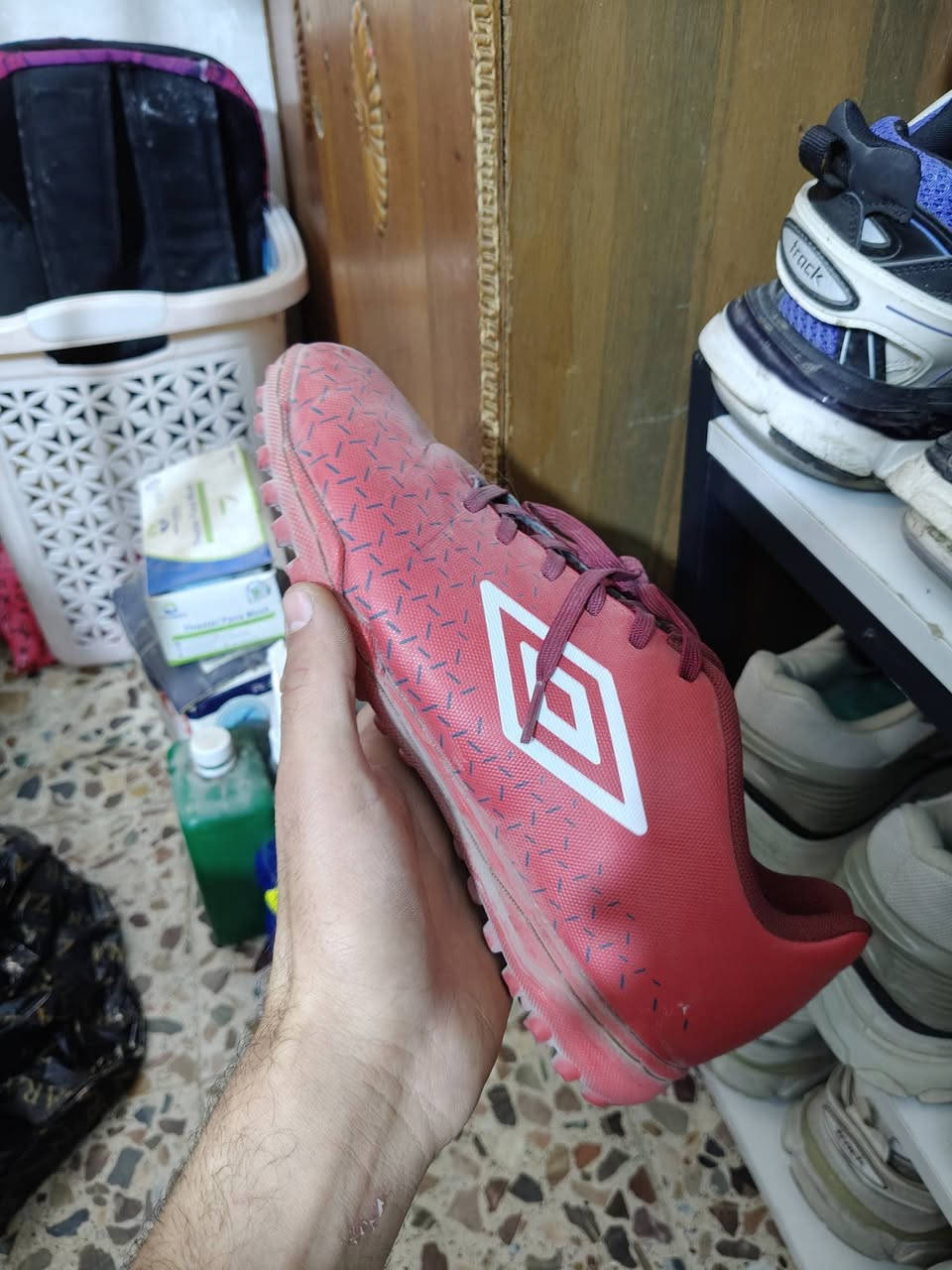 مرحبا اصدقائي
عندي تقريبا 11 اغلبهن ماركات  زوج باله نظافة فول قياساتهن من 40 الى 42 مشكل كلهن ب 50 قفل قفل 
توصيل ماعندي مكاني شعب ***********
