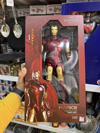 الرجل الحديدي • ٣٦ سم • إضاءة LED