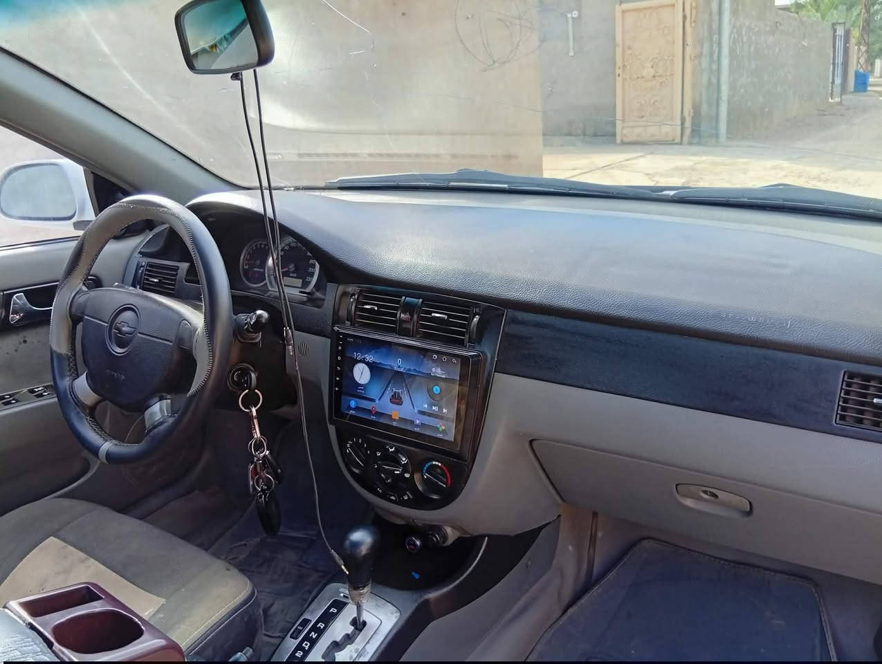 بيع مستعجل   ..       السعر78وبيها مجال للطيبين
اوبترا 2012 مكفوله من ضربه.
بيها قطعتين صبغ اماكن   موجود سونار بيها 
السيارة رقم بغداد مشروع وطني سنويه ل 27شرط التحويل
كير ومحرك وصدر جديد 
شاشه كبيره. 
كامره خلفيه 
لايت زنون 
تخم تاير جواها 
تبريد ثلج.. تدفئه شغاله 
السعر78وبيها مجال للطيبين  
مكان ديالى الخالص 
***********
***********
