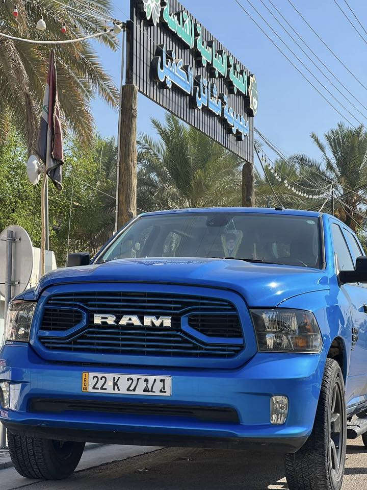 السلام عليكم
دوج رام كلاسك 2023 
رقم اربيل الجديد باسمي 
سيارة بيه جاملغ امامي عكس السايق تبديل 
بدون ايرباك 
فورويل 
محرك 3600
ماشية 54 الف كيلو 
للاستفسار الاتصال على الرقم 
***********
