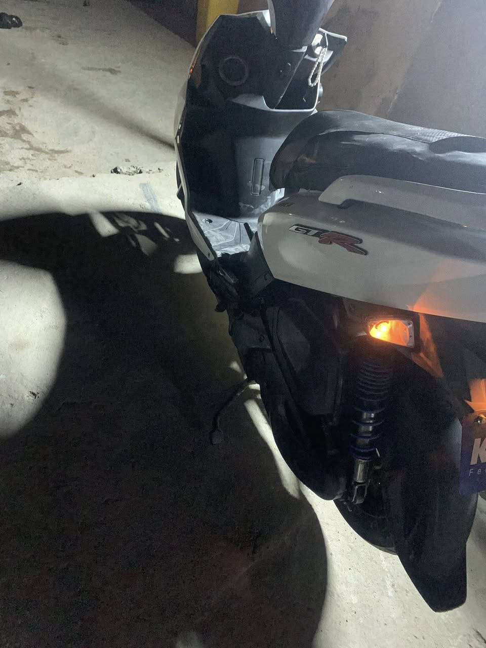 السلام عليكم دراجه البيع جي تي ار نضيفه تخبل كفرات اصليه تاي وان مستعجل على بيعتها سعر 650  بيها مجال قليل مدين صدر رقم ***********
