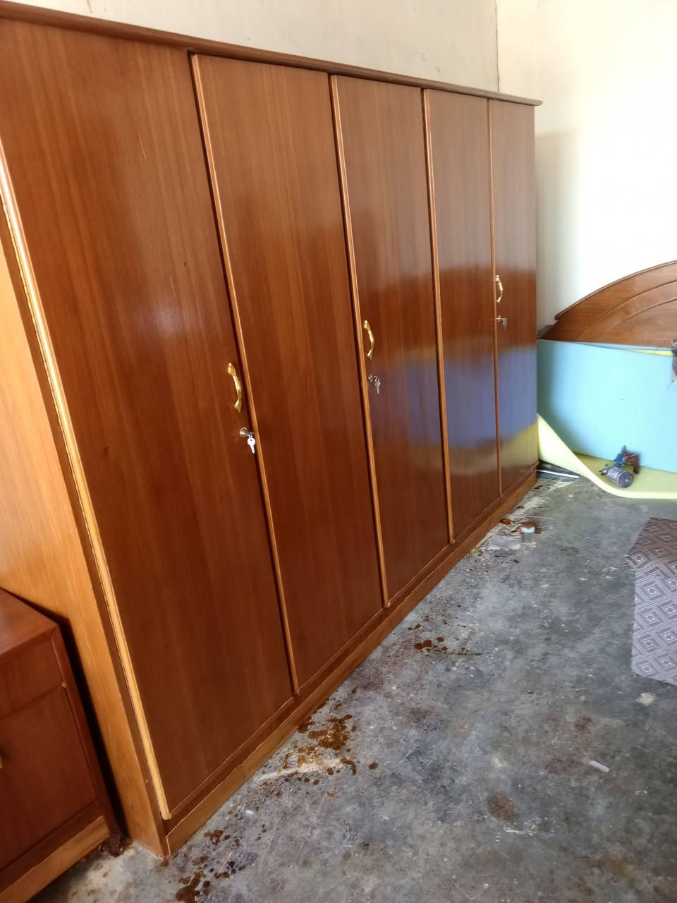 يتوفر لدينا غرف نوم صاج عراقي فول نظافة العنوان قريه صدر النهر الشارع العام أي استفسار اتصل بنا/////***********
