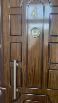 شقة مؤثثة VIP للإيجار أرضية، تتكون من غرفتين نوم + صالة + خدمات، أثاث ...