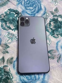 آيفون 11 للبيع نظافة فول الاستفسار خاص أو الاتصال 07832703778