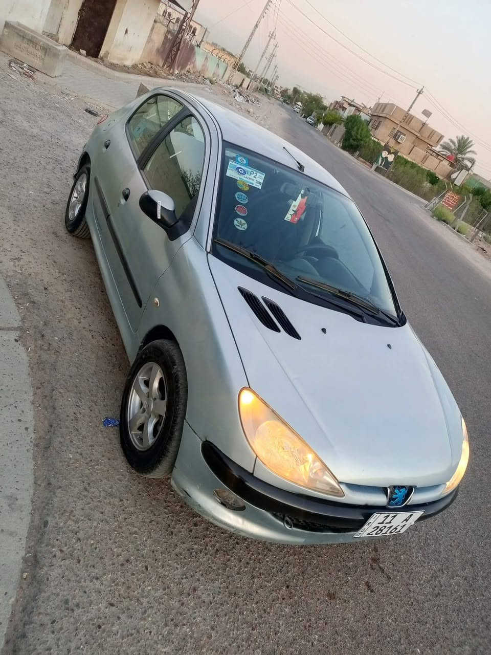 بيجو اصل فرنسي ٢٠٦موديل  ٢٠٠٧ اوتوماتيك 
رقم بغداد انكليزي شرط التحويل ثاني بسمي هزه جديده 
فقط تحويلك 65 الف 
 هاج باك لون رصاصي سياره بلاديه صدر امامي خلفي جديد 
تخم تاير جديد كهربائيات جاهزه دواخل بلاد 
سياره كشرهه موضح بصور 
جام كهرباء  
سنتر لك 
جاهزه گير مكينه تبريد ثلج
رقم انگليزي بغداد بأسمي تحويل
 ثاني يوم .العنوان بغداد الكرخ .البياع.  
  السعر 43 وبيهه مجال لشراي 
تراي السياره يخبل ناعمه بشكل وبلعافيه على الي ياخذهه 
الهاتف. ***********
