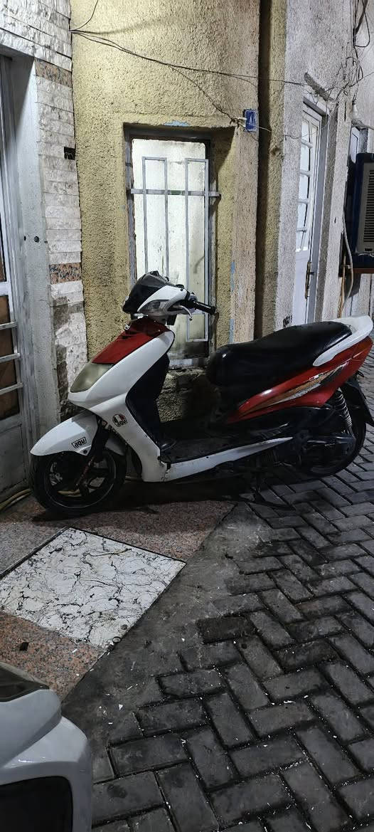 سلام عليكم دراجة سكنس نثية للبيع مكينة ناعمة شلعة معدل نكرة سلف باي وقت سعر 450 وبيها مجال مكاني الاعظمية ***********
