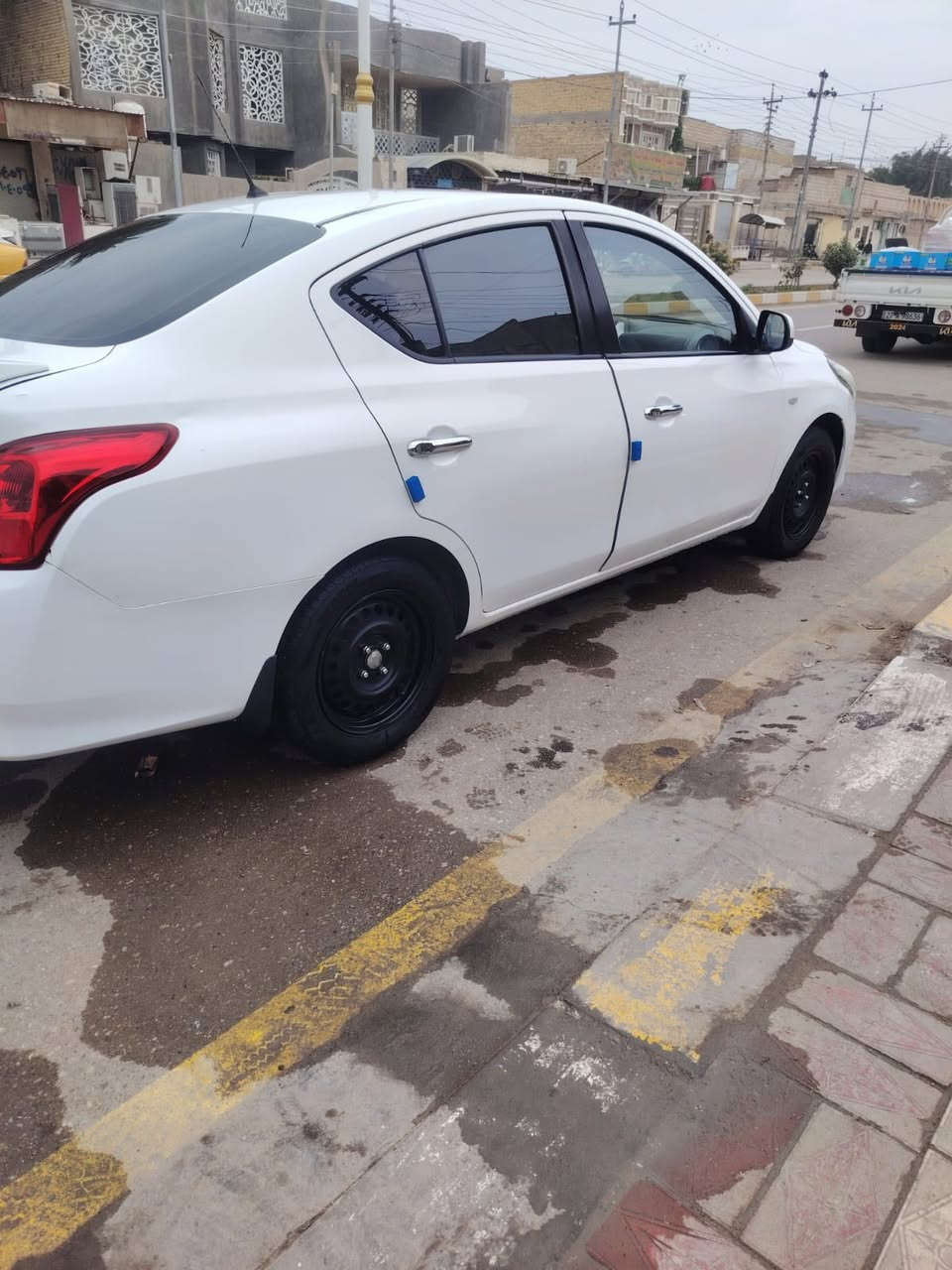 نيسان صني 2023 معوقين
ماشيه 40
ضربتها خفيفه كلش
سياره جديده بمعنى الكلمه
مكان سياره ناصريه مركز 
***********
