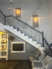 بيت للبيع ١٦٠ متر واجهه ٨ ونزال ٢٠ ثلاث طوابق  (طابق ارضي ) بصف الركن ...