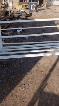 كل الأحجام • تثبيت بالبراغي • صبغ أساس