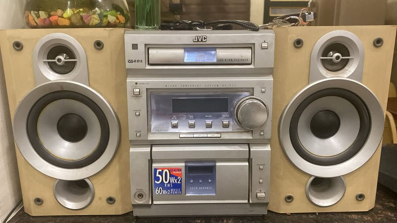 Jvc يشتغل فقط راديو  و اوكس مع ريموتكونترول


**إذا كنت صاحب هذا الإعلان وتريد حذفه لأي سبب، رجاءا أرسل رسالة إلى الدعم الفني**