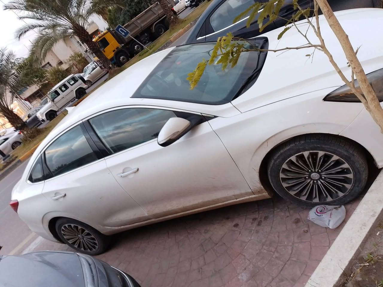 السلام عليكم شانجان ايدو 2019 
فول مواصفات عدا الفتحة 
الدعامية الامامية مكسورة يحتاج الها تبديل 
والسورنا موجود بالصور اضافة للبصمة واكفة يحتاج الها تبديل 
تخم تاير جديد صدر خلفي جديد امامي نص عمر 
كفالة كير ومكينة السعر المطلوب 90$
وعليها غرامات 500 الف تنزل من السعر 
للاستفسار *********** بغداد, العراق
