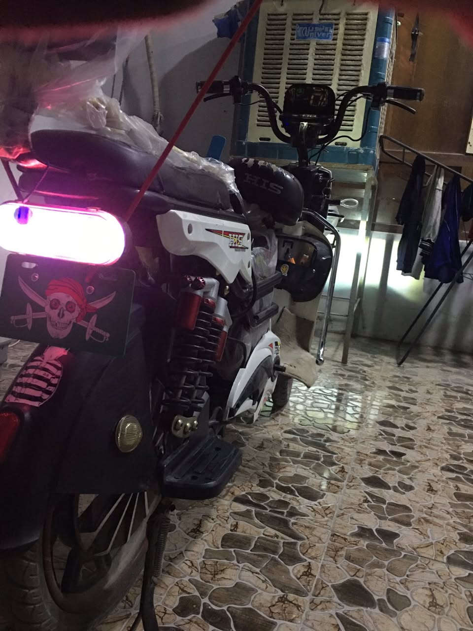 سلام عليك بايسكل شحن للبيع نضيف كلش اي عيب مابي بطارية اي عيب مابي  🔋 تايرات جديده لايت زينون……….. السعر 290 بي مجال للطيبين        الرقم ***********
