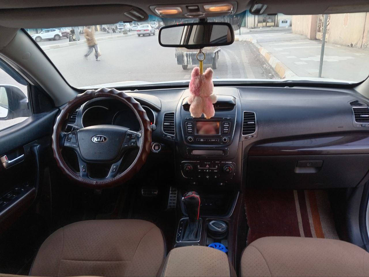 سياره سورنتو موديل 2015كويتي قرميدي للبيع الي يرغب يستفسر يتصل غ الرقم ***********
