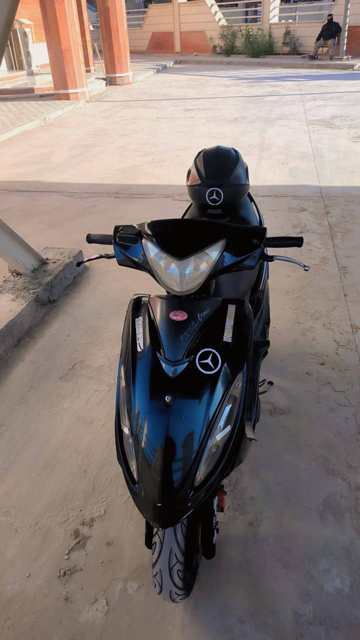 سلام عليكم دراجه جي فور صار اقل شهر من جفتته تجفيت مضبوط نضافه خير من الله سعره 425 بيه مجال لحد يكسر بسعره رقمي ***********
