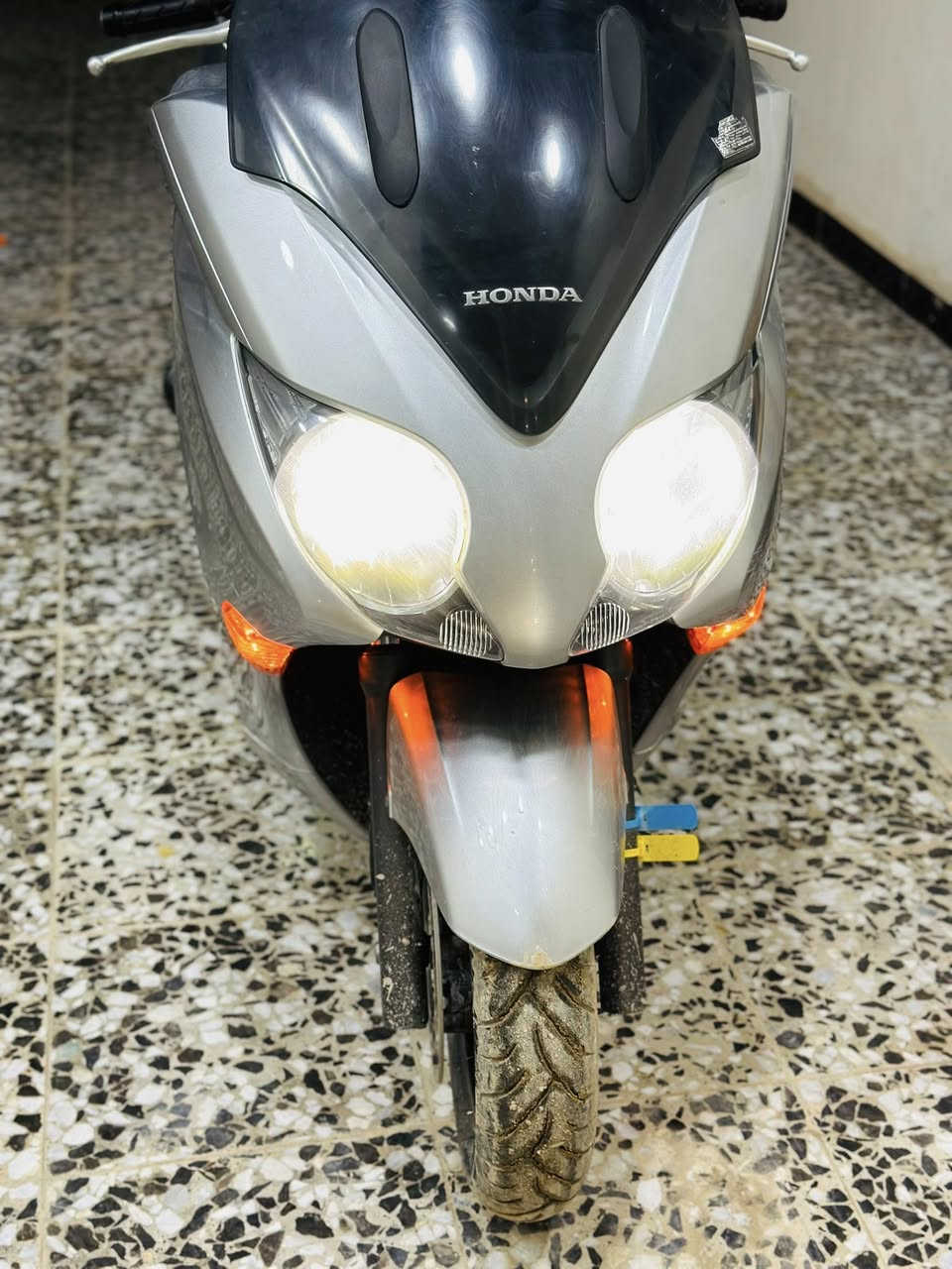 سلام عليكم دراجه فورزه صفر 10 مل ربه ربه صار تلث تشهر من نزلته الله شاهد دراجه نضيفه كلش اي نقص مابيه شراي يدخل خاص أو يتصل بغداد قرب بسمايه ناحية الوحده 

‭0772 155 7406‬ موشراي لا تعبني ياخذه من باب البيت
