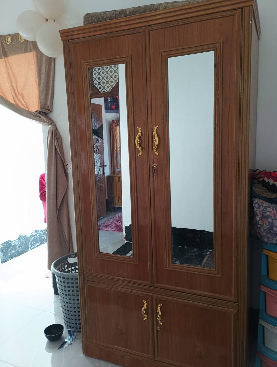 سلام عليكم غرفة خشاب لبيع 6باب
جديده السعر(1500)رقم الهاتف *********** لعنوان حله ابو غرق
