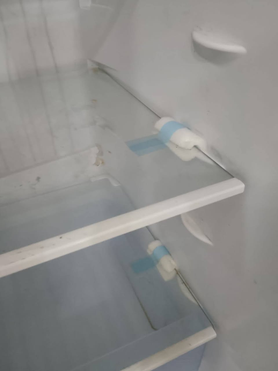 كاونتر جديد
سبلت طن ونص انفيرتر مستخدم شهر 
ثلاجه ظاهري أربع ابواب بعده بالضمان واللزكات 
سخان كيزر جديد ما مستخدم
طباخ أربع عيون 
تانكي مال مي وماتور مي 
ماتور سحب جبير
مبردة
اريد ابيعهم كلهم سوا شيلة وحده 
مليون و 900 وبيهم مجال عند الاعتماد 
***********
