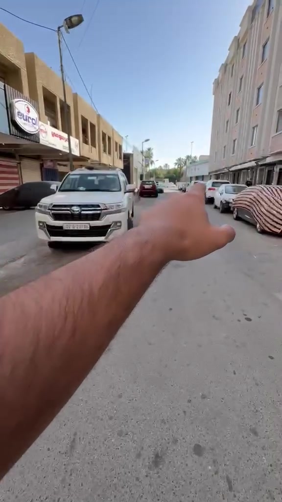 شقة ارضية للإيجار ١١٠ ديلوكس وجه بناية تحتوي ع غرفتين صالة مطبخ خدمات صحية
الايجار ٨٠٠ قفل ترهم عائلة او عياده طبيب فقط موقع مميز وبصف شارع تجاري الاعظمية شارع عمر فرع نوتيلا
للاستفسار***********
