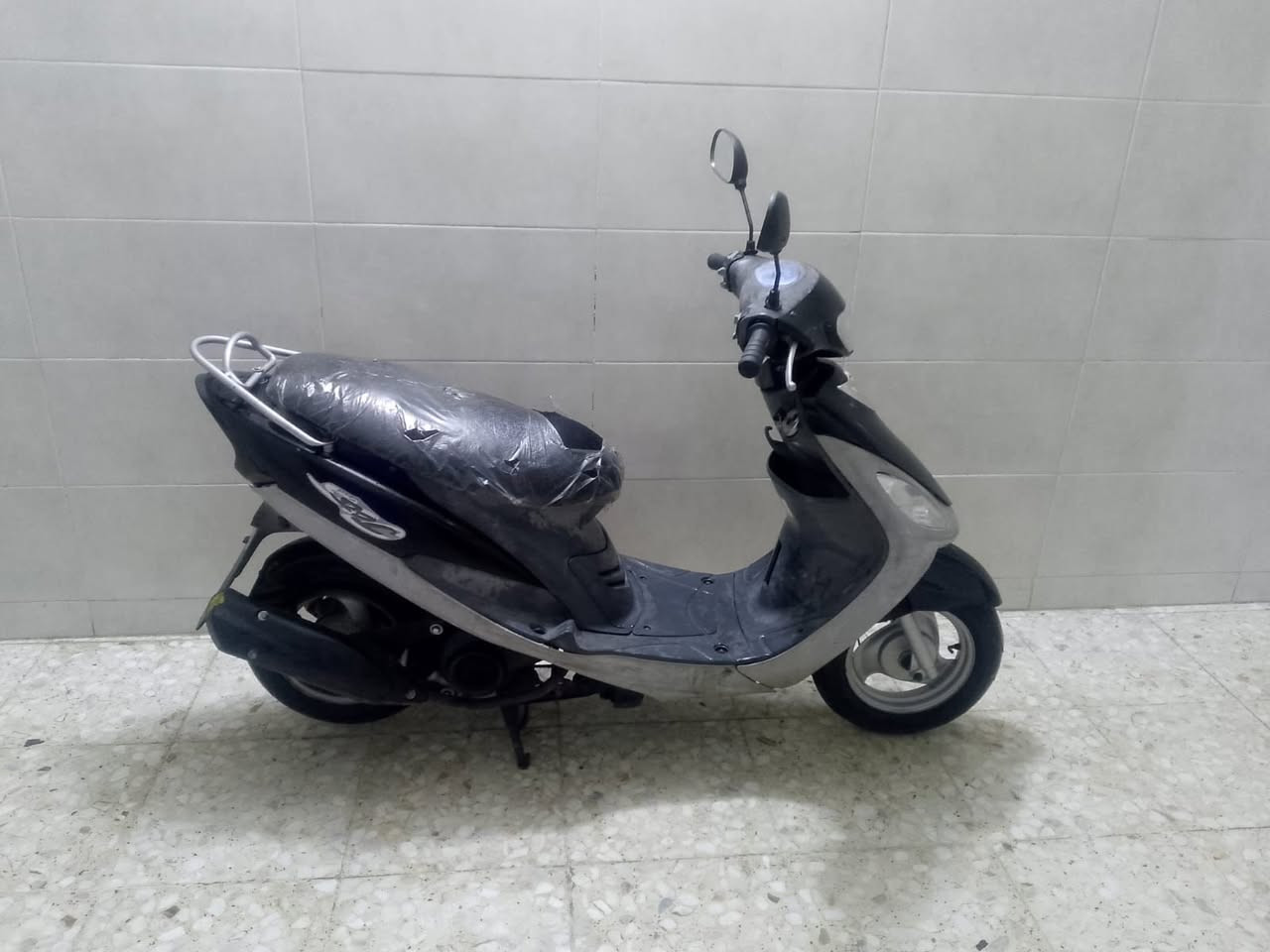 دراجه ماكس منغولي ابلاديه كلها مختمه ختم واحد صار فتره نازله رمبه نكره مكفوله كفاله عامه مكينتها حيل ناعمه سلف هندر كهربائيات كلها شغاله اوراقها كامله السعر 450 العنوان الشعب التلفون ***********
