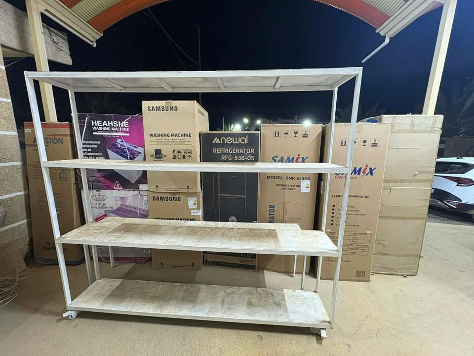 للبيع رفوف حديد ثقيل لازنجار ولاشي نظافه فول عدد2 العرض 3 والارتفاع 3 السعر 500 اوبيهن مجال 
للاستفسار الاتصال على الرقم ***********
