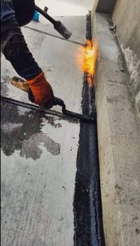 جزء من أعمالي تزفيت السطوح واعاده الماستك بطريقة الكوي ولكبس الاستفسار...