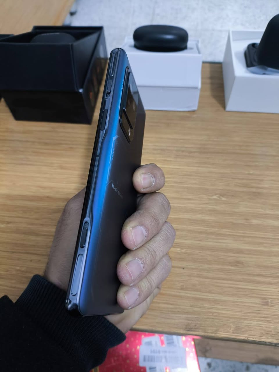 بلاك شارك 5 برو خط مابي . مراوس بجهاز عادي واخذ فرق سعره 450 . مكاني بغداد الجزيره السياحيه كميره ***********
