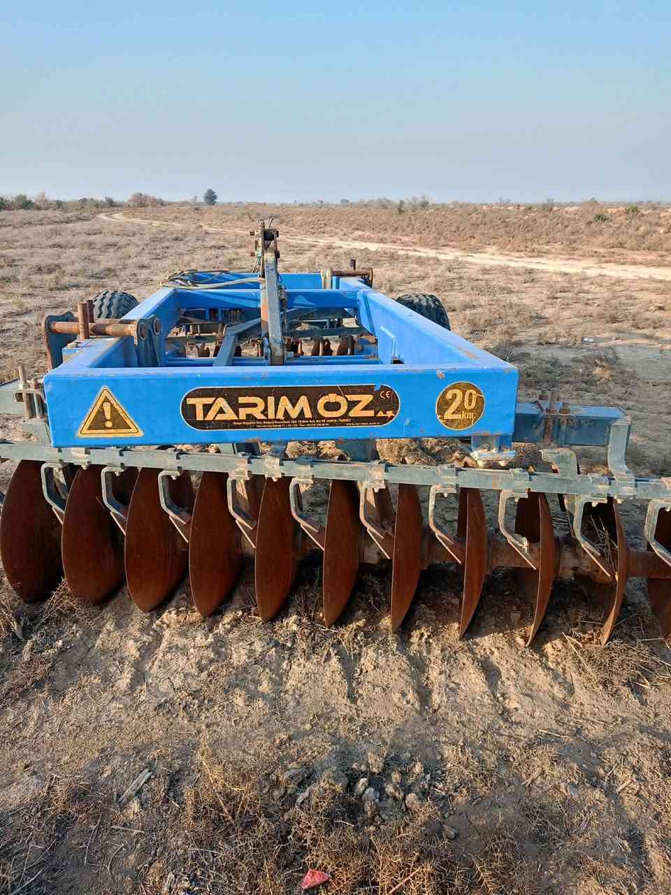 دسك تركي 20  نظيف السعر 6 مليون المكان واسط ناحية الدبوني..
***********
