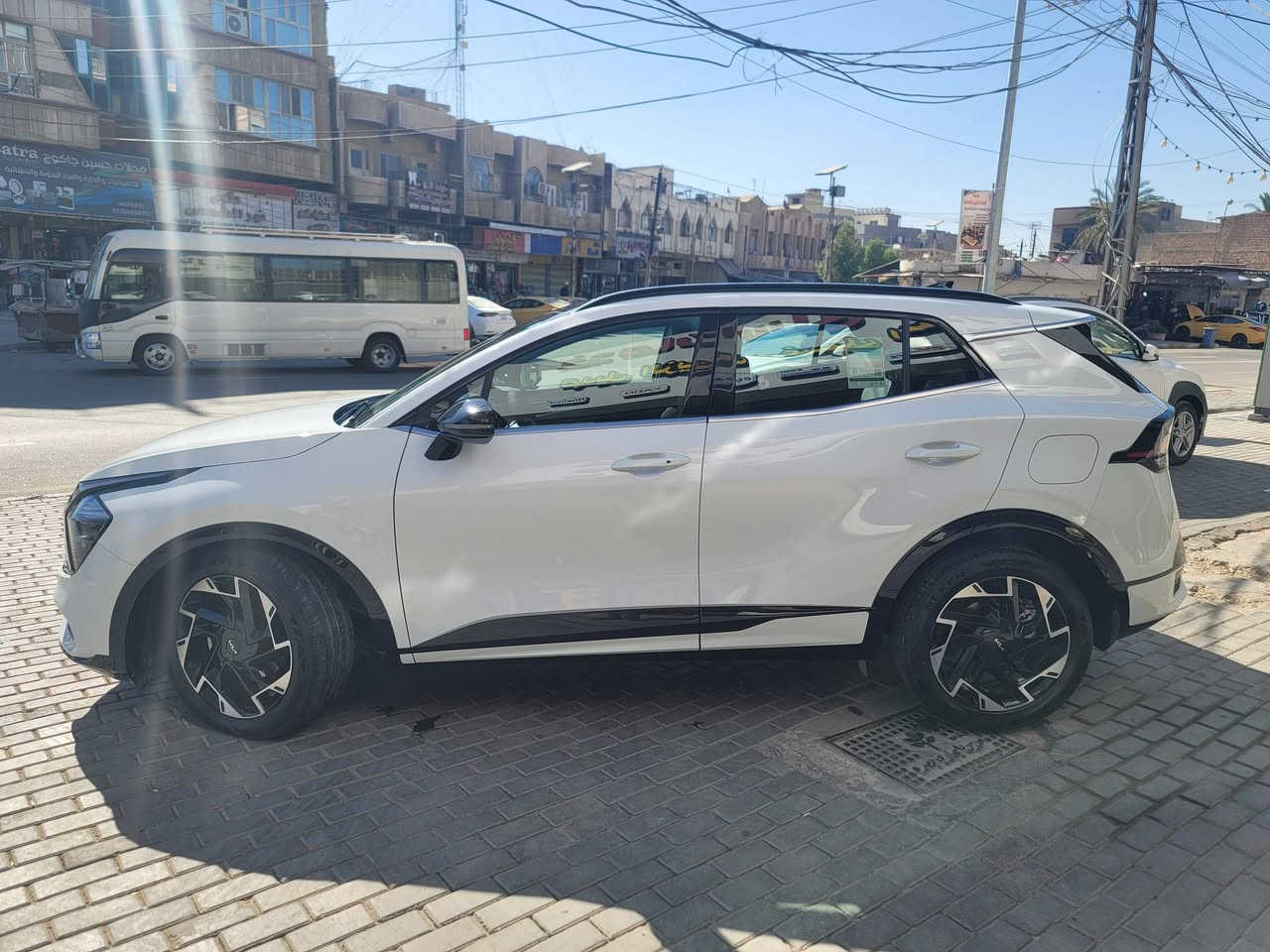 كيا سبورتاج gt line 2024 
ماشية 7300 كيلو فقط 
السيارة ضمان الشركة الدولية 
بيها رصعتين صغار موضحات بالفيديو بالباب الخلفي 
 و شخطة بسيطة بالدعامية الامامية 
وممبينات كلش بسيطات
اعلى مواصفات بـ gt line 
ابل كار بلي واندرويد اوتو 
بانوراما 
تبريد وتسخين المقاعد وتسخين الستيرن
تبريد 2 زون 
شاحن وايرلس 
السعر 37 مليون وبي مجال


**إذا كنت صاحب هذا الإعلان وتريد حذفه لأي سبب، رجاءا أرسل رسالة إلى الدعم الفني**
