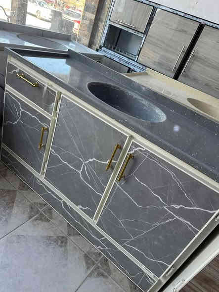 سنك مرمر مختلف الاحجام 

التاميم ركن آلمدينه معرض أثاث بيم
***********
