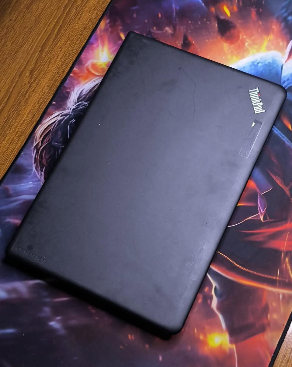 🔥 فرصة ممتازة بسعر اقتصادي!

Lenovo ThinkPad E560 💻

✅ المواصفات:

* المعالج: Intel Core i7 الجيل السادس (U)
* الرام: 8GB DDR3 1600MHz
* الهارد: 240GB Kingston SSD
* كرت الشاشة الداخلي: Intel HD Graphics 520 (حتى 4GB)
* كرت الشاشة الخارجي: AMD Radeon R7 M370 (2GB)
* الشاشة: 15.6 إنج FHD

مميزات الجهاز:
✅ Windows 11 Pro
✅ بطارية جديدة
✅ كيبورد جديد (ليزري - غير مضيء)

🎁 الملحقات مجاناً:

* شاحن
* حقيبة
* ماوس
* ماوس باد

📦 يوصل للزبون داخل كرتون للحفاظ على سلامة الجهاز.

💰 السعر: 270,000 دينار فقط

🔹 قطعة واحدة فقط… إذا عجبك لا تتأخر بالحجز.

📍 Laptopia
✅ فحص كامل قبل البيع
✅ ضمان ساري المفعول لمدة 90 يوم من تاريخ الشراء
✅ صور وفيديو للجهاز قبل الارسال
📲 للاستفسار أو الحجز: ***********
