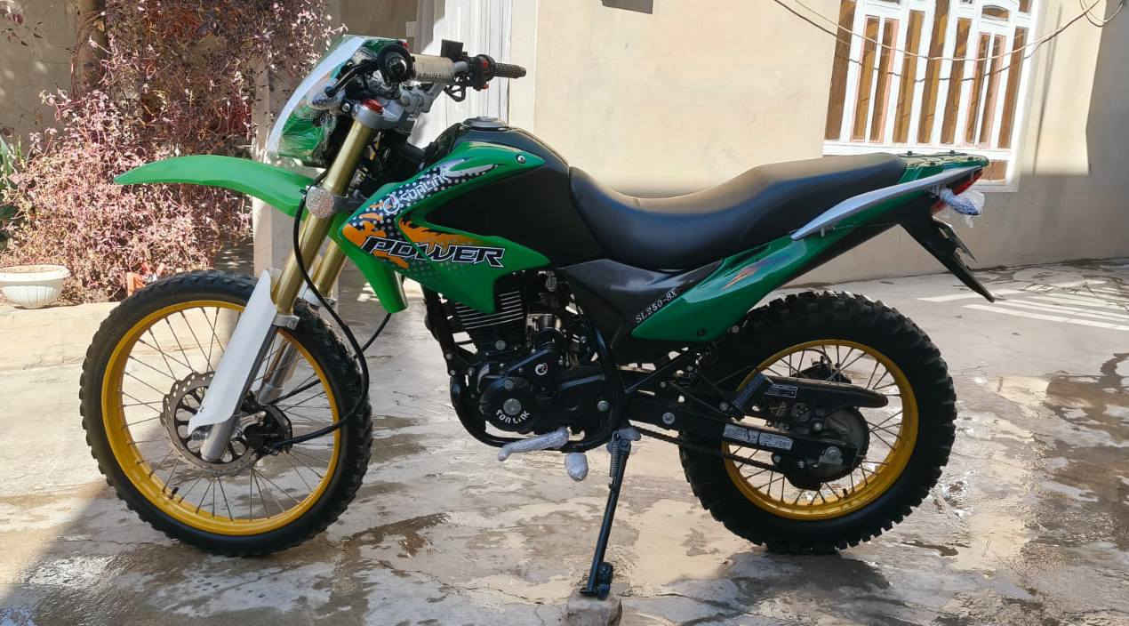 سلام عليكم 💚🖐️

للبيع دراجه قفاز جبلي شريكه سونيك 💥💥
موديل 2023 بعد جديد ماشي كلش قليل ✅
منفيس كامل 📝 مستخدم قليل بعد بل كارتون 📦 
دراجه نايم لوك لوك شرط كل✅
محرك 250 نشاط فول دراجه 🚀 
سعر تعال خاص شراي خابرني 📞 

مكاني كركوك ❤️ 

***********
***********
