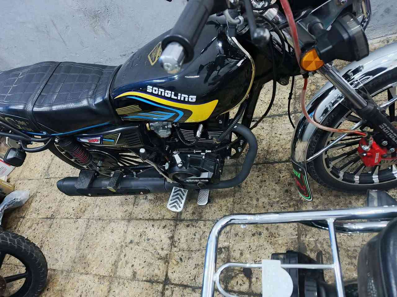 دراجه إيراني سونك رمبه كفاله عااامه السعر 900 وبيه مجال بسيط 
متواجد خاص و واتساب ***********
