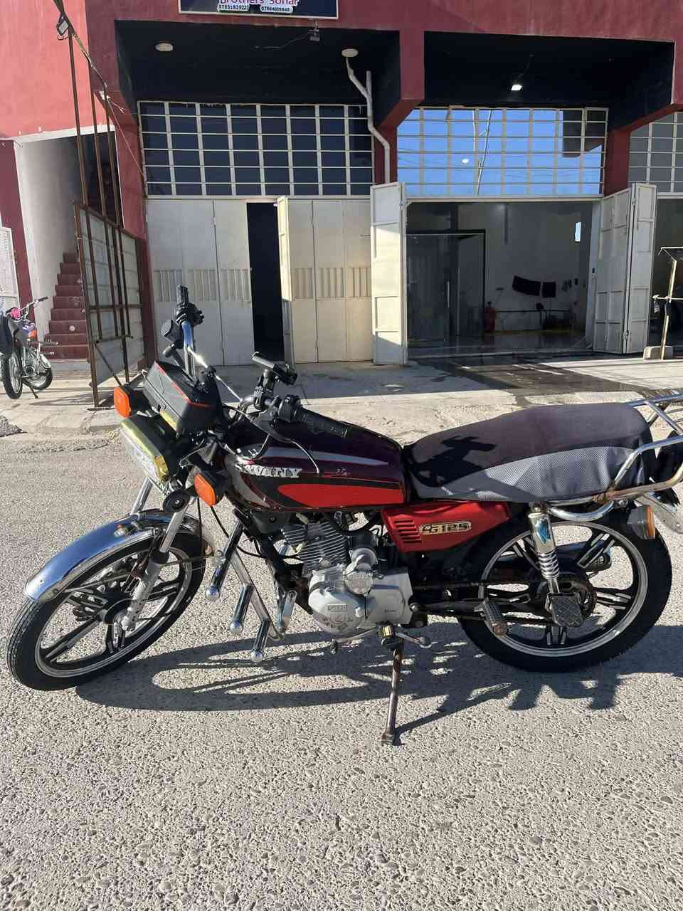 السلام عليكم للبيع دراجة سيفان 
موديل 20
سعر 425 وبي مجال 
تواصل ع *********** فقط
