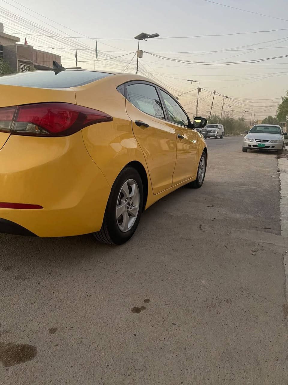 النترا موديل 2014 أمريكي حادث جاملغ خلفي بدون دواخل
كير مكينه تبريد داخل مدوشم تخم تاير صدر حداديه كله جديد 
مصفره هيئه وغرمات هزه جديده وسنويه جديده بسمي تحويل ثاني يوم 
مكاني شهداء البياع 
***********
شراي اتصل

