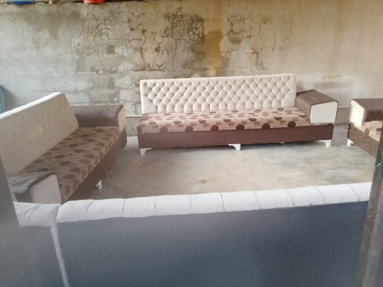 سلام عليك تخم قنفة للبيع شغل يد نجار ,   رقم صاحب ***********
