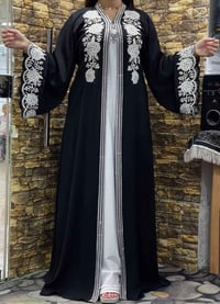 عباية حرير سعودي • تطريز • مقاسات L-3XL