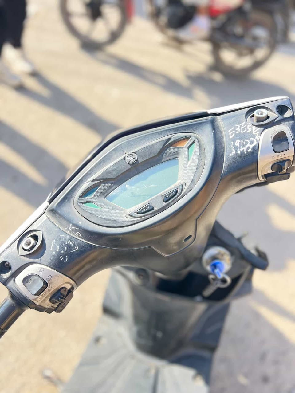 سلام وعليكم دراجه gtr للبيع او مراوس حسب القناعه بيها كلجات رياضي وأدامه جديده للمكينه دشبول الكتروني مابيها اي نقص غير الكفر الامامي مضروب سعرها 850 وبيها مجال مراوس هم عادي ***********
