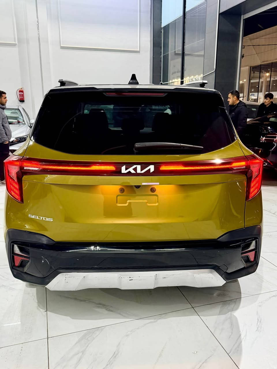 السلام وعليكم 👋🏻
كيا سيليتوس 2024
مواصفات فول عده الفتحه 
محرك 2000 دوش
بصمه
عداد دجتال
شاشه حجم كبير
اوتو هولد واوتو ستوب
مثبت سرعه 
رتايدر منحذرات
كشنات نص جلد نص قماش
رادارت جانبيه 
نقطه عميه
بدون رقم تترقم شمالي
مكان السياره : اربيل
ماشيه : 8000mi
حادث : باب خلف السايق وشويه جاملغ خلفي رقم شاصي مع الصور
بجم كبس 
ارباكات سليمه 100/100
السعر : 160$
للتواصل 
***********☎️
***********☎️
#ياسرالعلاف
#Kia
#اربيل
#العراق أربيل, العراق
